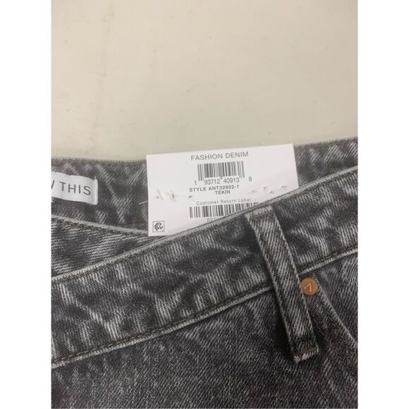 Asymmetrical Fly Bermuda Shorts - Picture 6 of 6